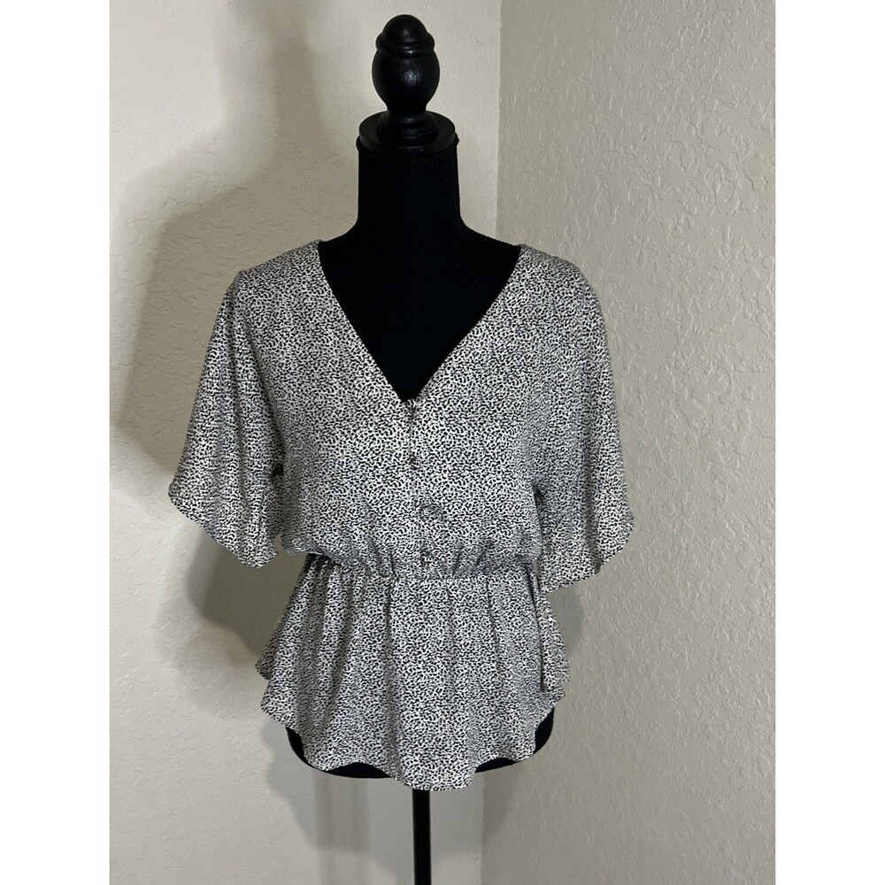 Sienna Sky Womens Top Size S Black White Animal Print Flutter Sleeve Blouse